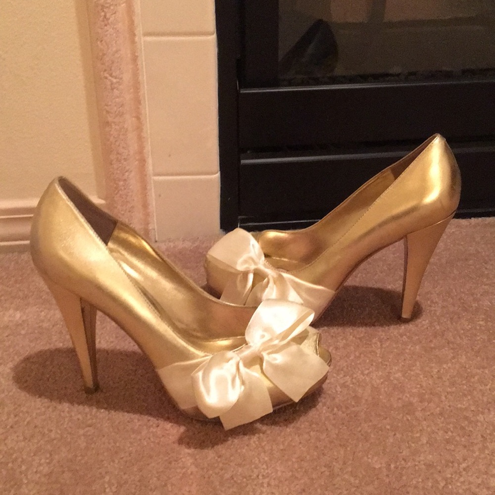 Pumps - Picture 2 of 2